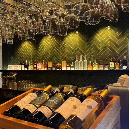 Port Boutique Basen 128 Podczele Lwowska * Kolobřeh