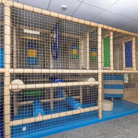 Port Boutique Basen 128 Podczele Lwowska كولوبرزيغ